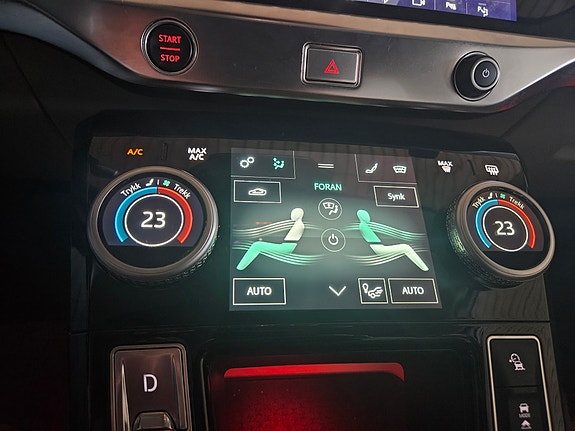 Jaguar I-PACE 26 of 30