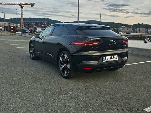 Jaguar I-PACE 9 of 30