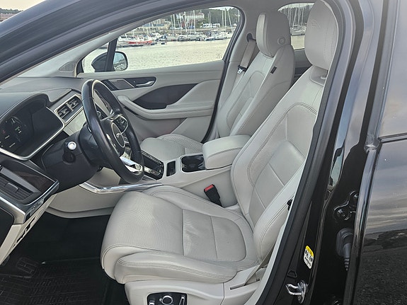 Jaguar I-PACE 11 of 30