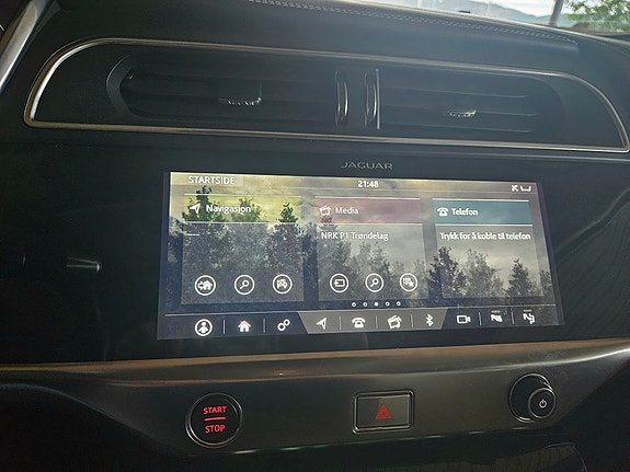 Jaguar I-PACE 27 of 30