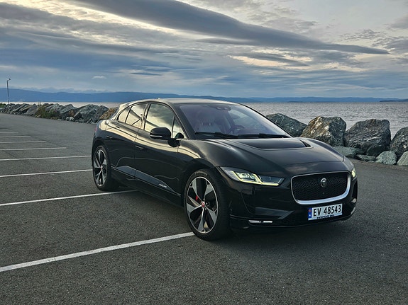Jaguar I-PACE 4 of 30