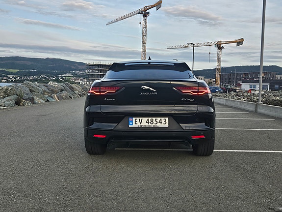 Jaguar I-PACE 8 of 30