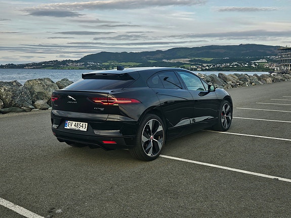 Jaguar I-PACE 6 of 30