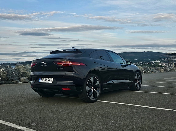 Jaguar I-PACE 7 of 30