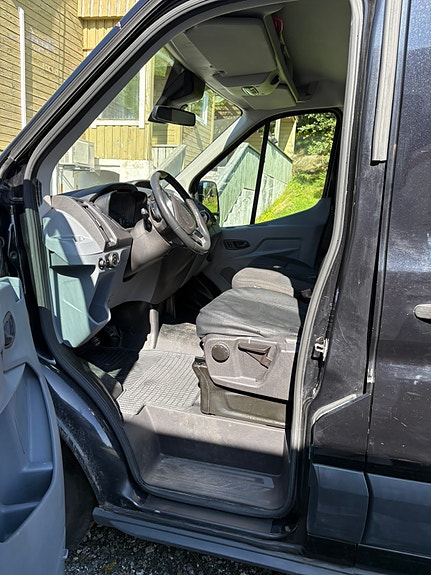 Ford Transit 350 L2 Van 16 of 19