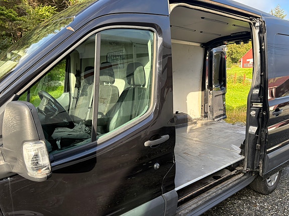 Ford Transit 350 L2 Van 10 of 19