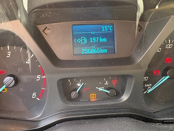 Ford Transit 350 L2 Van 13 of 19