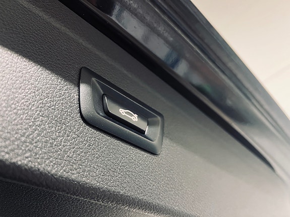 BMW 225xe 15 of 30
