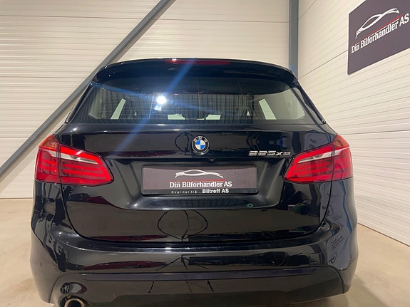 BMW 225xe 9 of 30