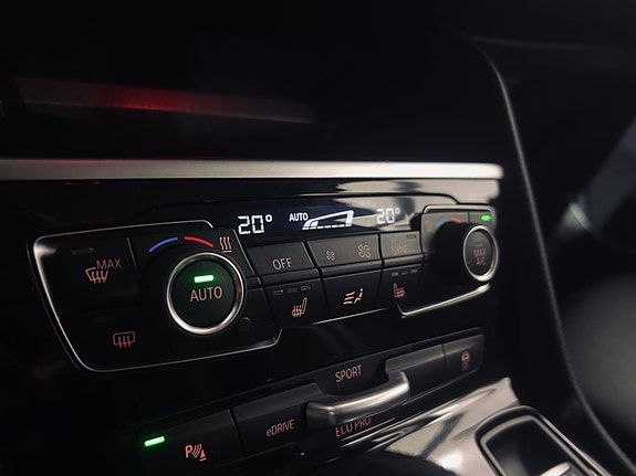 BMW 225xe 27 of 30