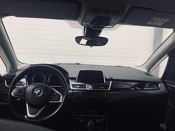 BMW 225xe 18 of 30