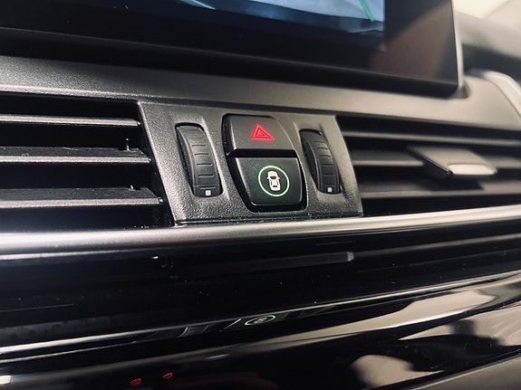 BMW 225xe 29 of 30