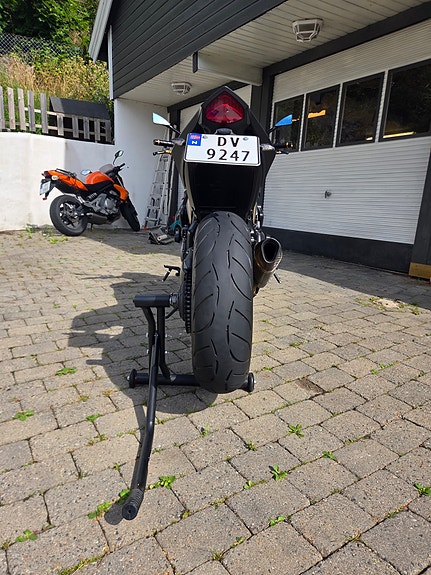 Honda CB 1000 R 8 of 13