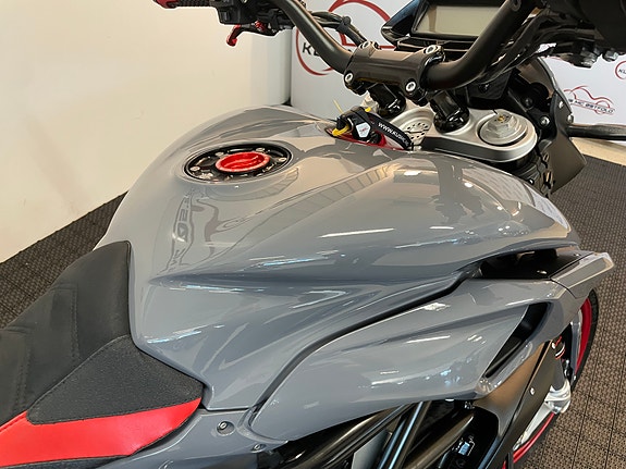 MV Agusta Rivale 800 *** SERVICE/GARANTI *** 26 of 30