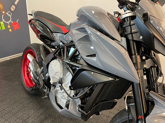 MV Agusta Rivale 800 *** SERVICE/GARANTI *** 25 of 30