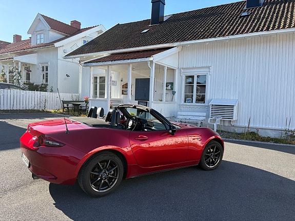 Mazda MX-5 3 of 5