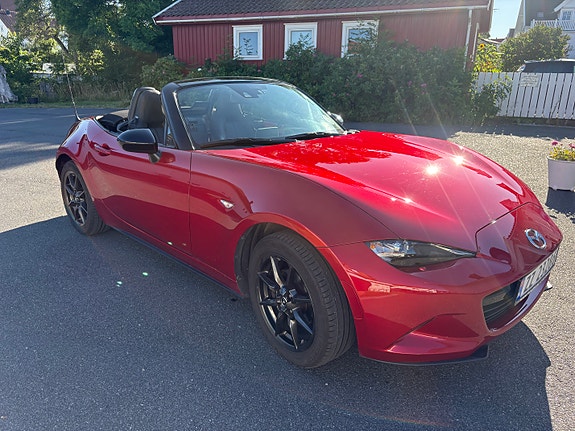 Mazda MX-5 2 of 5