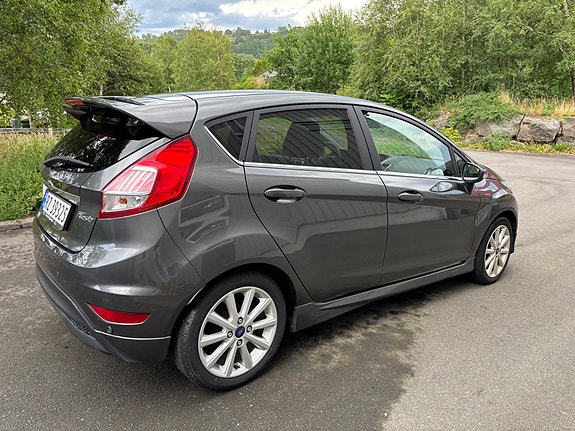 Ford Fiesta 6 of 18