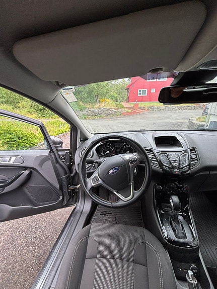 Ford Fiesta 12 of 18