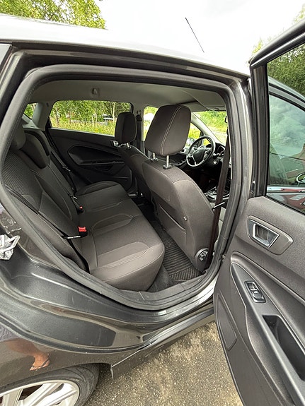 Ford Fiesta 16 of 18