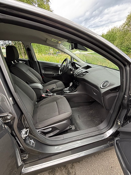 Ford Fiesta 17 of 18