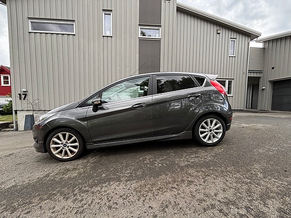 Ford Fiesta 2 of 18