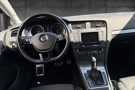 Volkswagen Golf Alltrack 13 of 20
