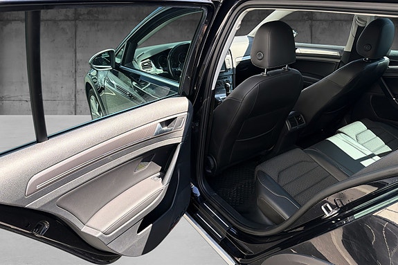 Volkswagen Golf Alltrack 10 of 20