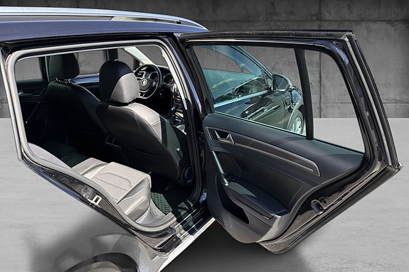 Volkswagen Golf Alltrack 12 of 20