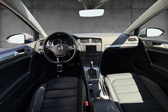 Volkswagen Golf Alltrack 14 of 20