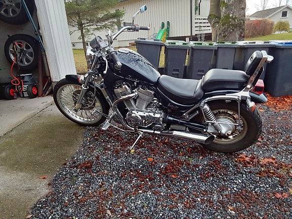 Suzuki VS 800 2 of 4