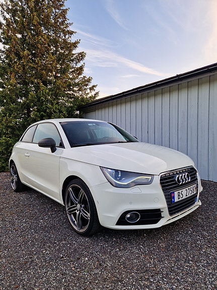 Audi A1 2 of 12