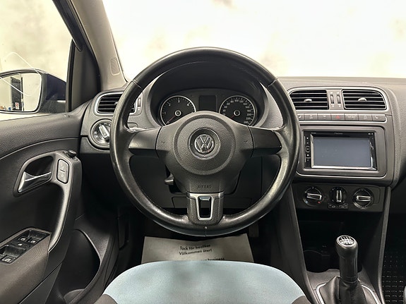 Volkswagen Polo 16 of 30