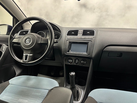 Volkswagen Polo 18 of 30