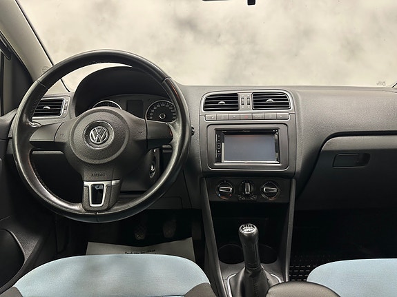 Volkswagen Polo 15 of 30