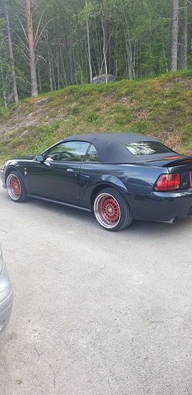 Ford Mustang 22 of 30