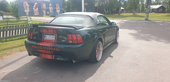 Ford Mustang 29 of 30