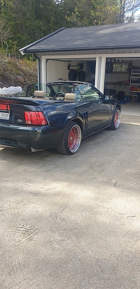 Ford Mustang 26 of 30