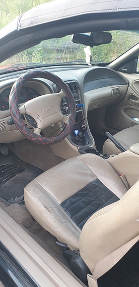 Ford Mustang 13 of 30