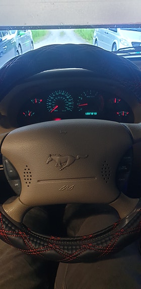 Ford Mustang 18 of 30