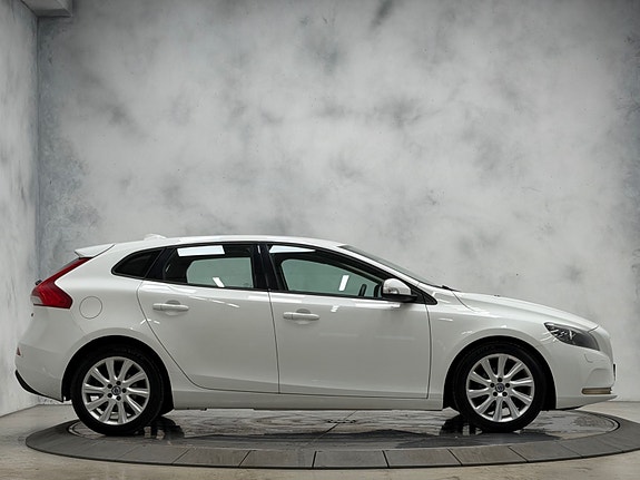 Volvo V40 6 of 30
