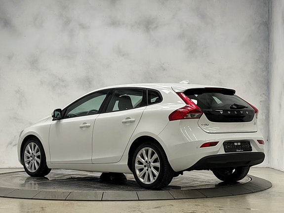 Volvo V40 11 of 30