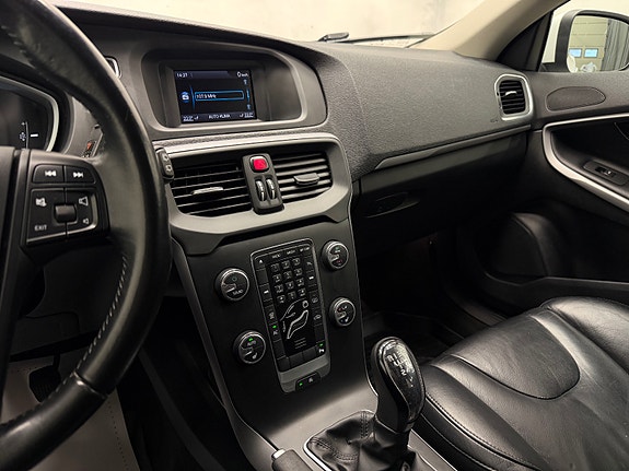 Volvo V40 28 of 30