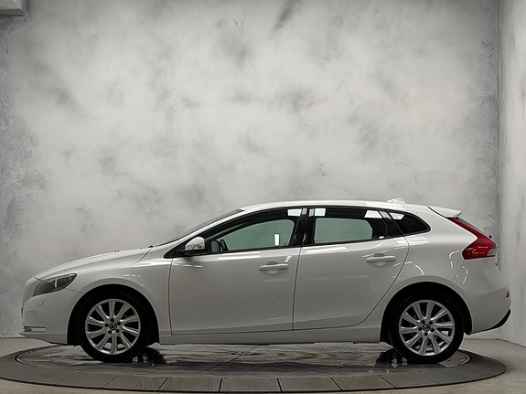 Volvo V40 12 of 30