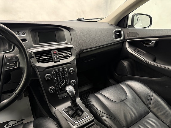 Volvo V40 17 of 30