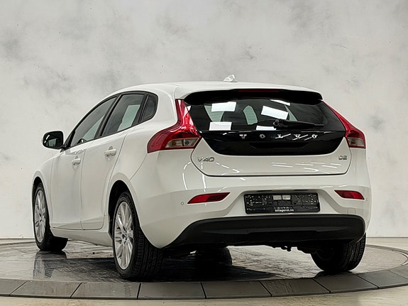 Volvo V40 10 of 30