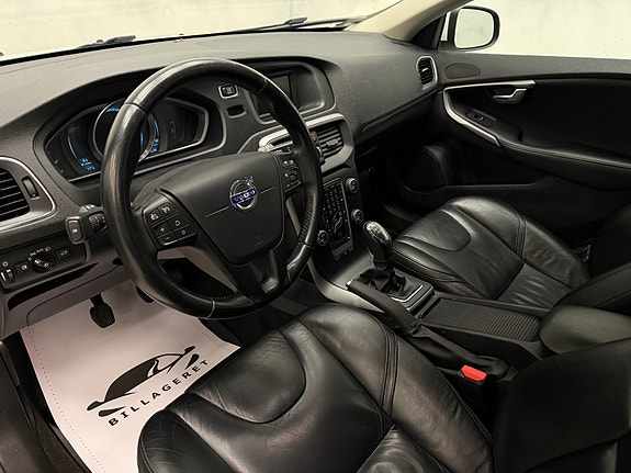 Volvo V40 20 of 30
