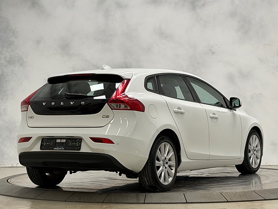 Volvo V40 8 of 30
