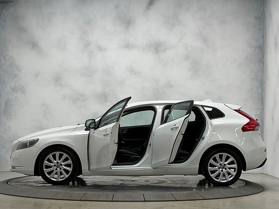 Volvo V40 13 of 30