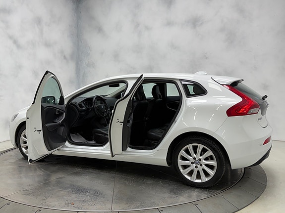 Volvo V40 14 of 30